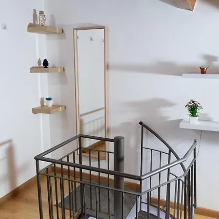Meg Sicily House كاستيلاّماري ديل غو